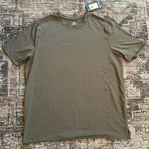 Under Armour Olive Athletic Shirt Short-sleeve